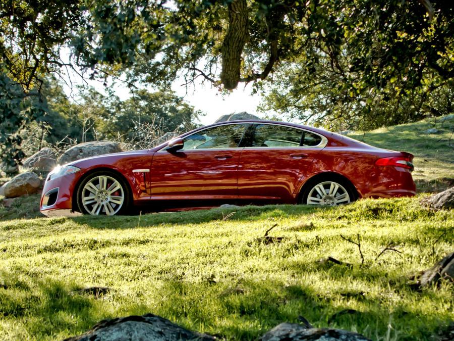 Jaguar XFR 2011 года  (US) (фото 10 из 12)